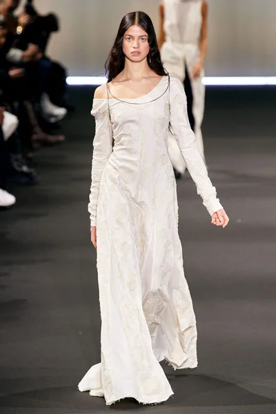 Look 28
